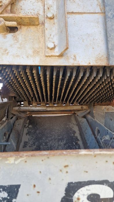 Vând mașină de scos cartofi