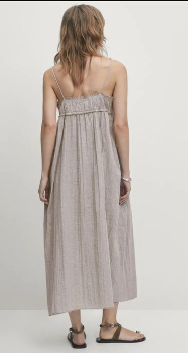 Рокля на марката Massimo Dutti