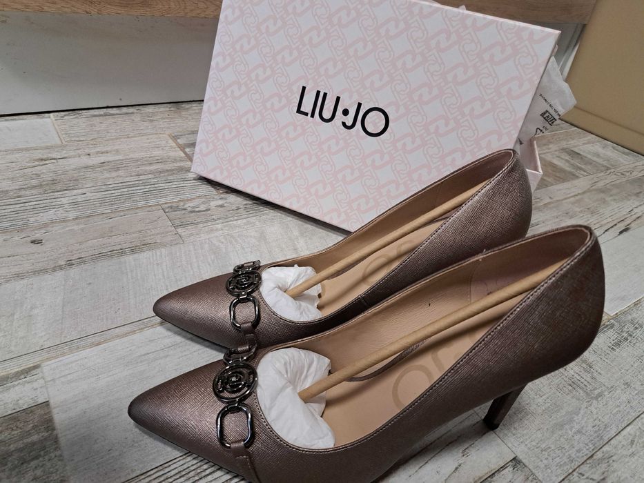 Liu Jo – размер 39 ,40 евро .Чисто нови !