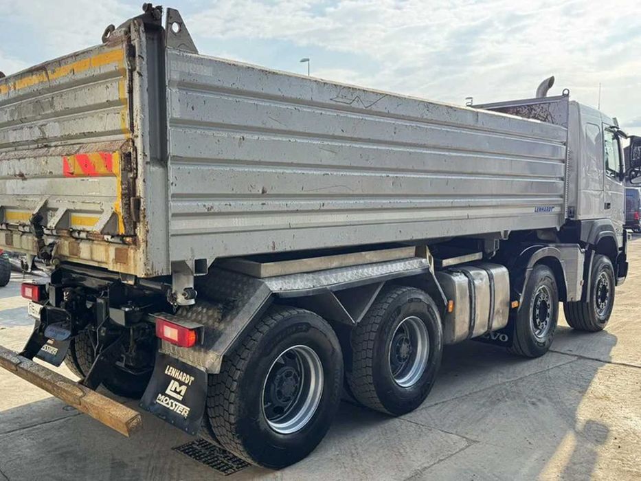 Самосвал Volvo FMX 500 8x4