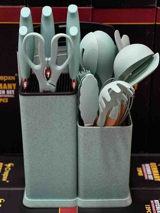 Ножи кухонные в наборе.