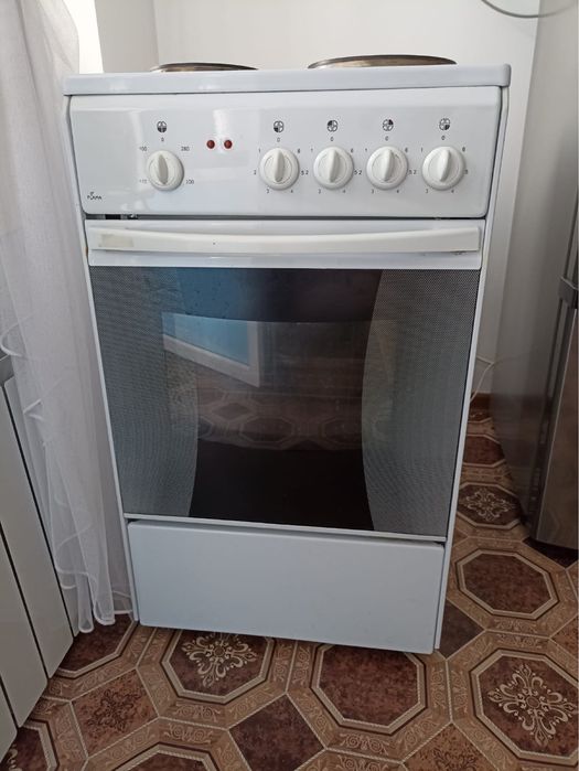 Продам электрическую плиту