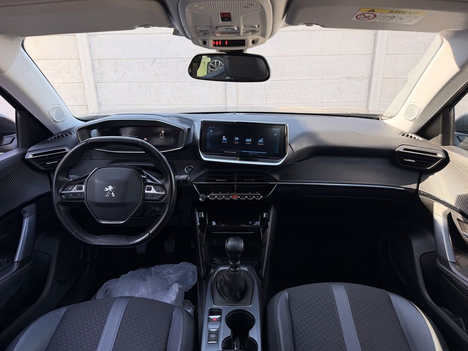 Peugeot 2008 Fabricație 2021 Echipare Allure | Impecabil | Faruri Led | Camera | Asistente șofer | Distribuție înlocuită !