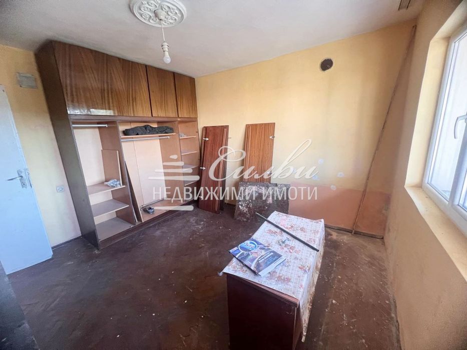 Продава се Четиристаен апартамент в Шумен, Добруджански - 90 кв.м за 584 €/кв.м - Снимка #2