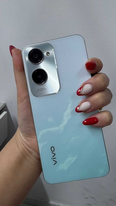 Смартфон Vivo Y18