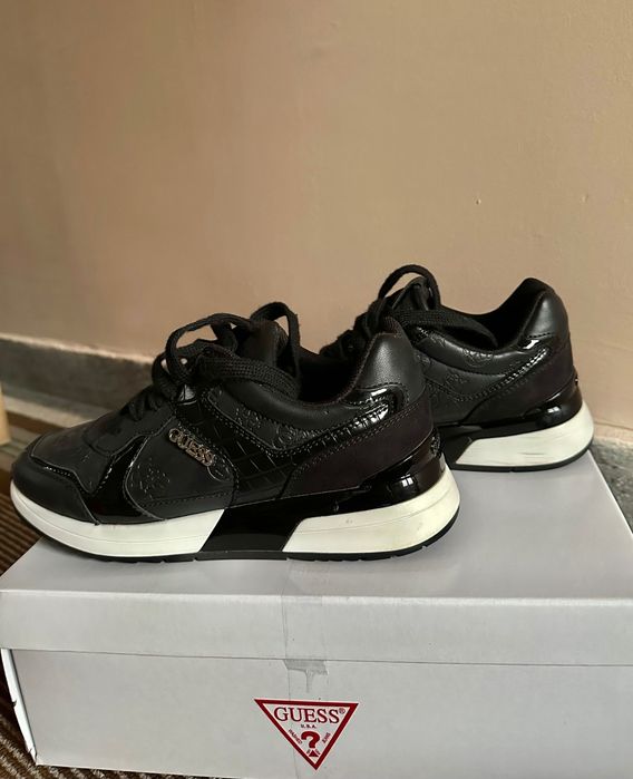 Дамски обувки GUESS