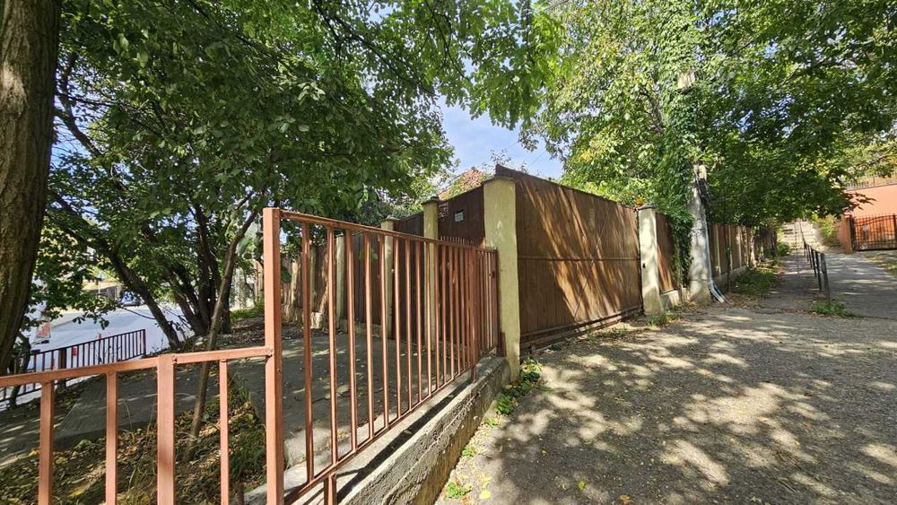 De vânzare – Casă duplex în zona Păcurari, Str. Petru Poni - benzinăria MOL | 720 mp teren, comision zero