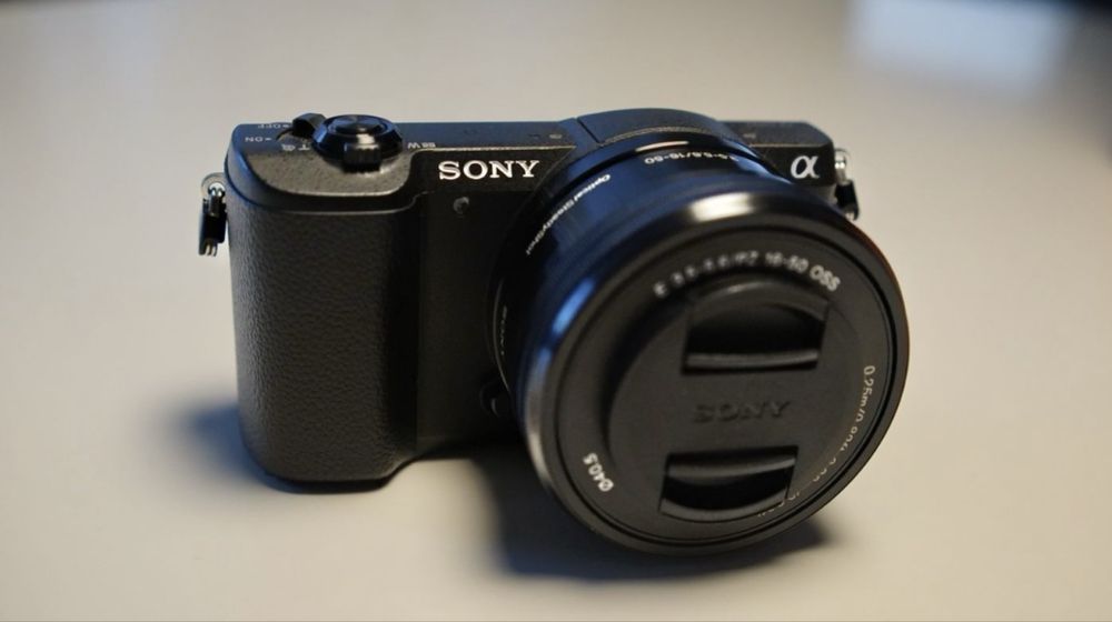 Sony a5100 mirrorless 1.500 cadre