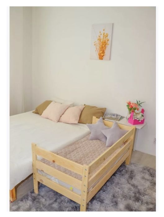 Манеж-кровать с матрасом