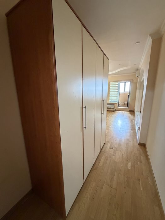 Продам четырех дверный шкаф