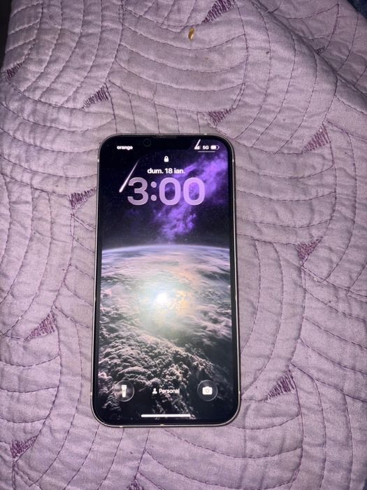 Vand sau schimb IPhone 13 128G cutie si incarcator