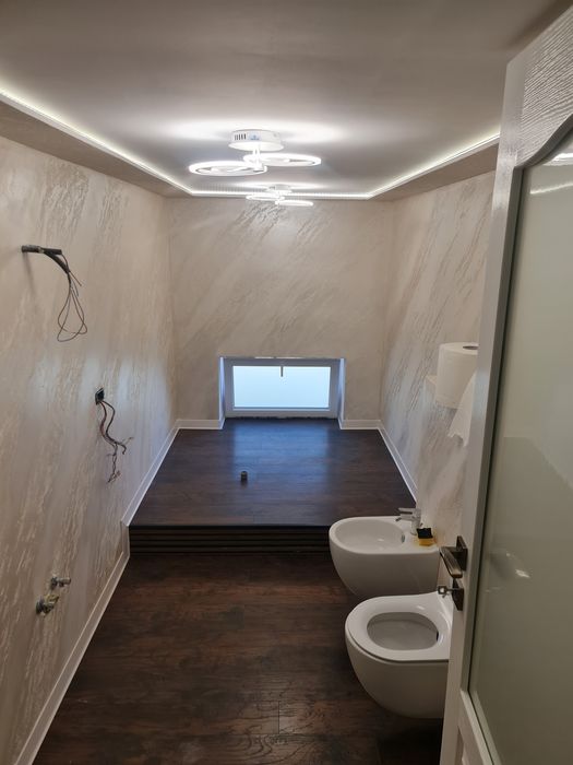Execut lucrări de amenajări interioare