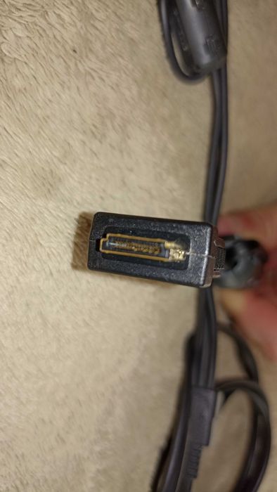 Продавам кабел Sony за цифрови фотоапарати – AV и компютър