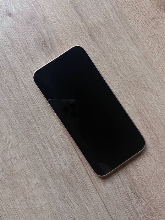 Продаю iphone 13