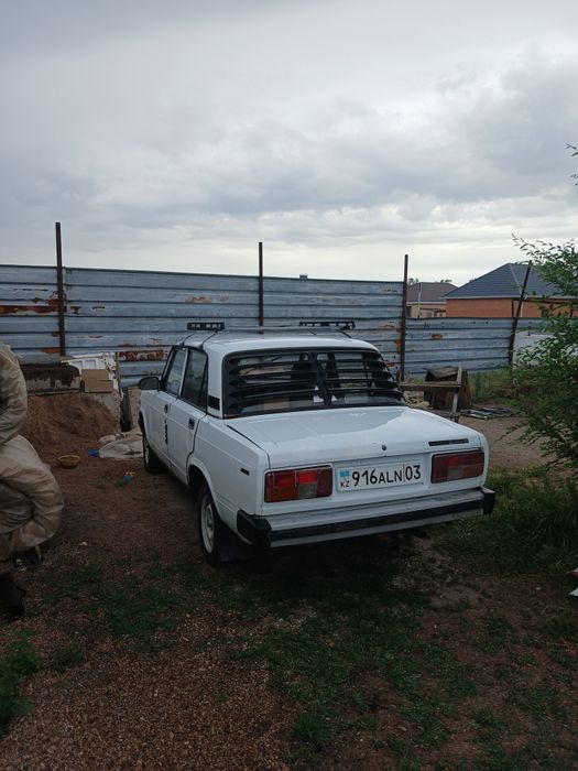 Продам авто ваз 21053