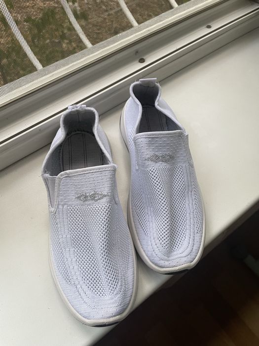 Кроссовки белые, серые на танкетке размер 38