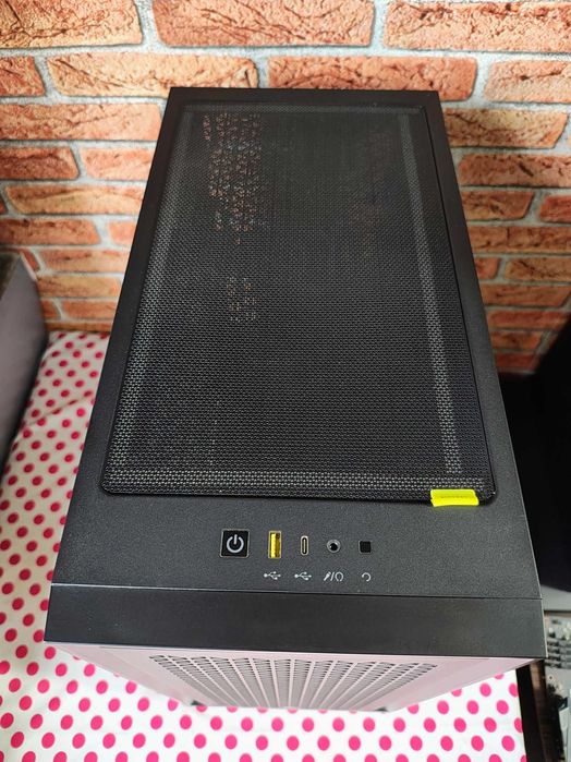 Carcasa PC Corsair 4000D Airflow Black.