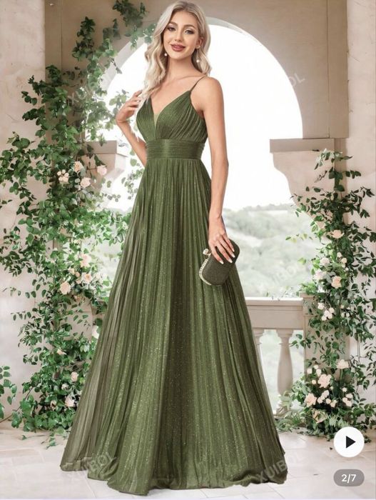 Продавам зелена рокля без забележки размер 46