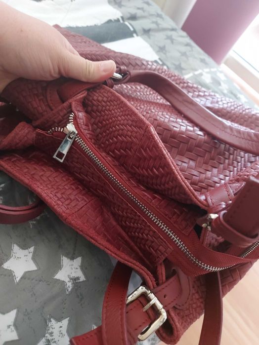 Луксозна Италианска Чанта от Естествена Кожа, червен цвят