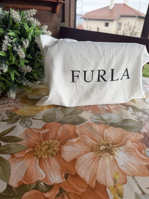 Чанта FURLA чисто нова