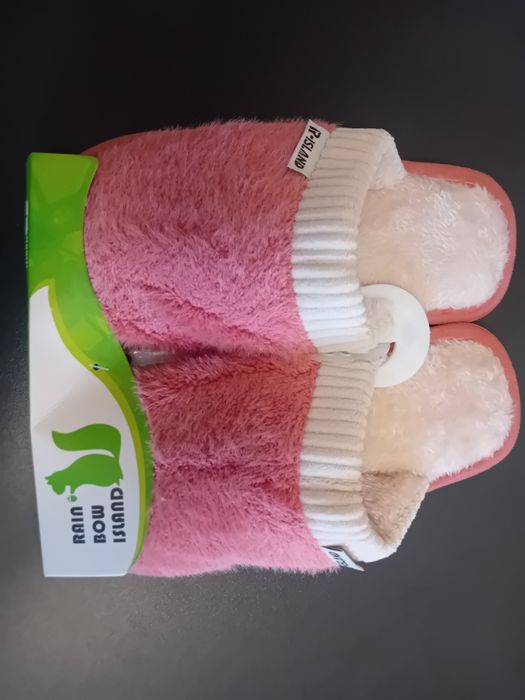 Papuci de casă de iarnă.