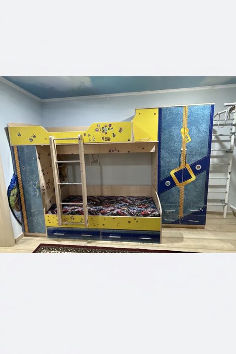 Продается кровать комплекс