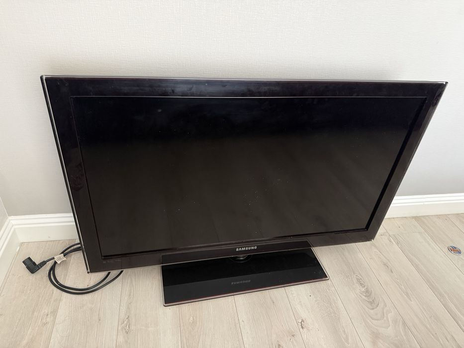 Продам телевизор samsung