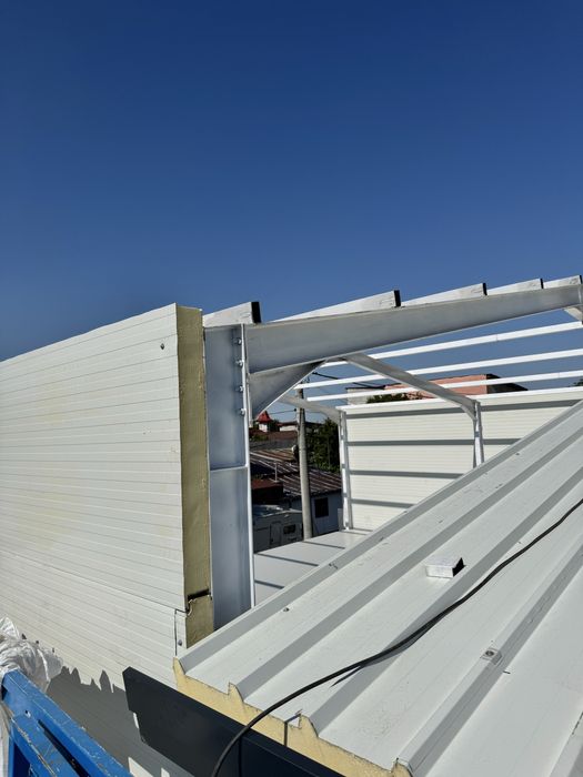 Vand Hala Metalica etajata cu panouri sandwich completa