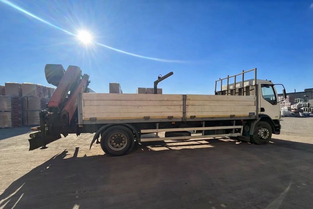DAF LF55 Vand camion DAF LF55, cu automacara PALFINGER 15.002