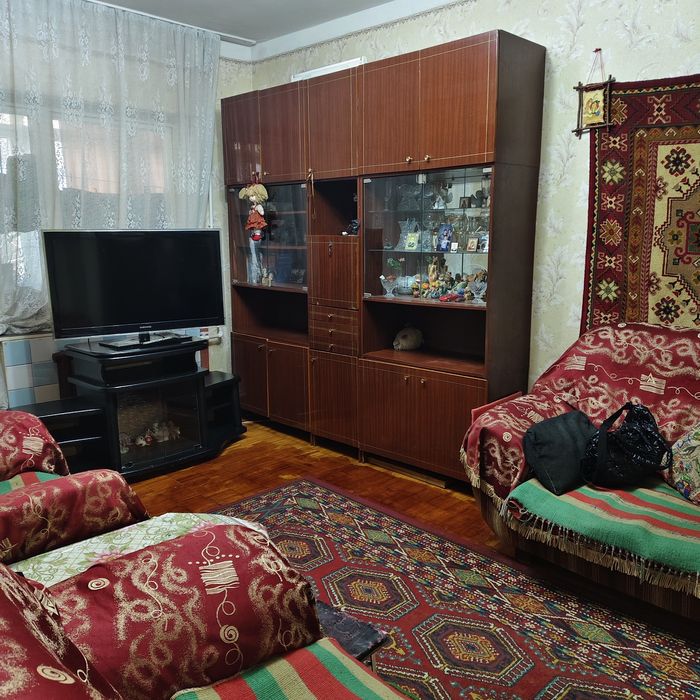 Юнусабад-17 улучшенная планировка. Можно и в Ипотеку. 4/1/5.