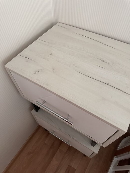 Прикроватные тумбочки