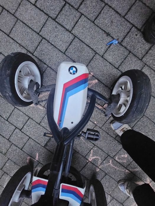 Cart copii BMW foloait f putin