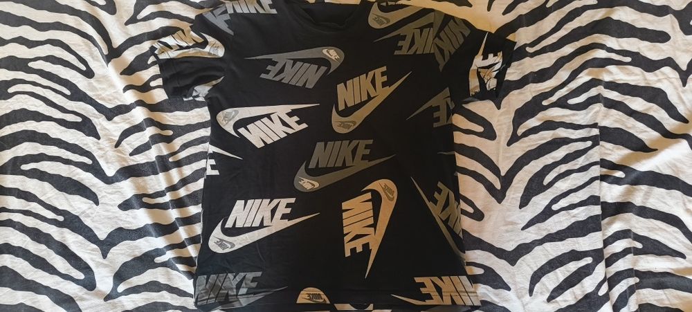 Черна тениска nike