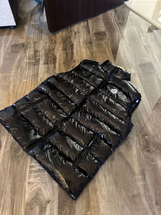 Vesta Neagra Lucioasa (S-XL)