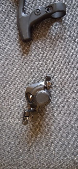 Продавам задна и предна спирачка шимано  лосче и машинка