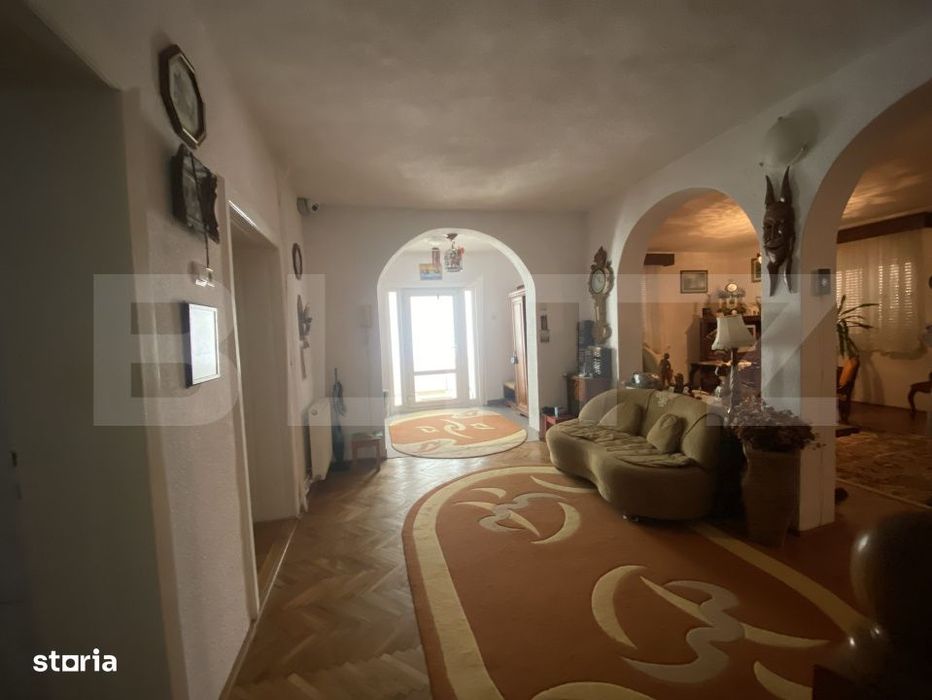 Casa spatioasa 350 mp utili, curte amenajata si garaj