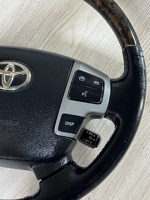 Руль Toyota Land Cruiser 200