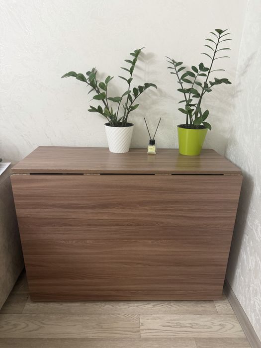 Продам тумбовый стол. Длина 3 м