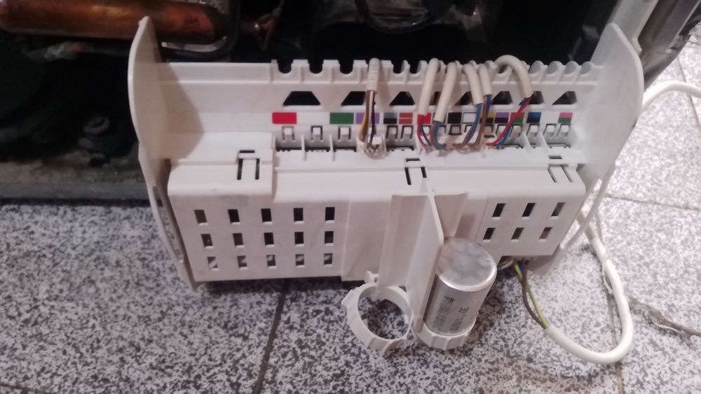 Продавам за части хладилник MIELE KFN14923SD ed