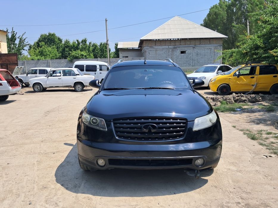 Infinity FX35 чёрный глянец.