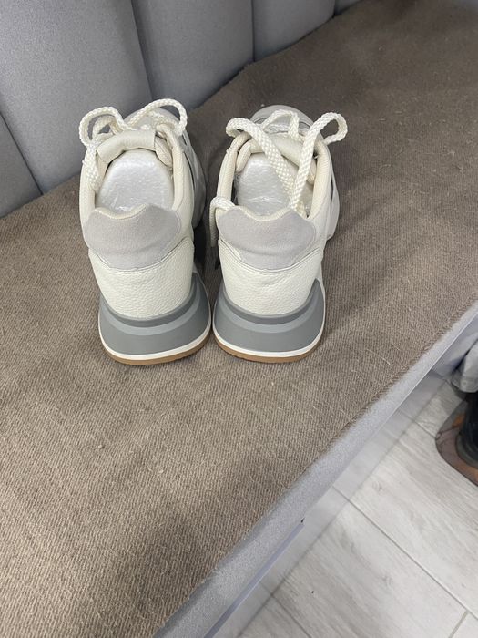 Кроссовки женский