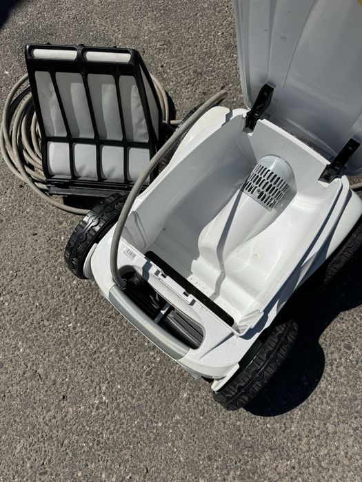 Robot curățat piscine Zodiac 4WD
