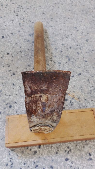 Стара кутия от домино и тесла.