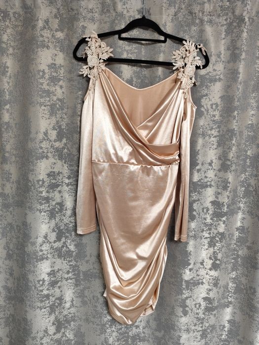 Rochii mai multe preț 50 lei