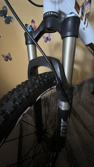 Furcă Fox F-Series RL 26" – Pe Aer (Gât Drept, Ax QR)