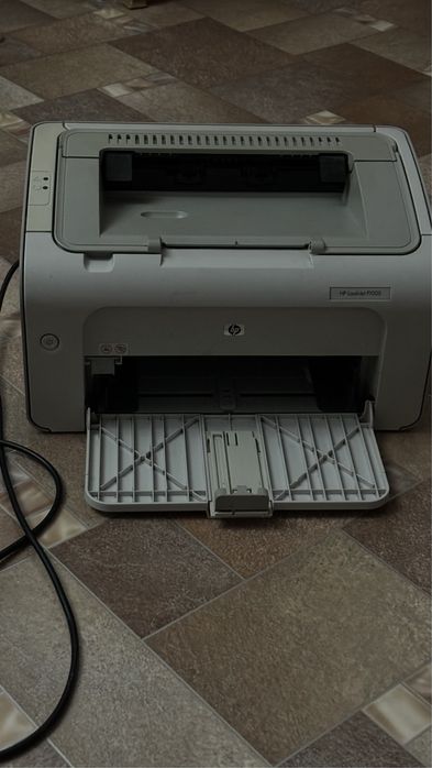 Принтер HP LaserJet P1005 в рабочем состоянии