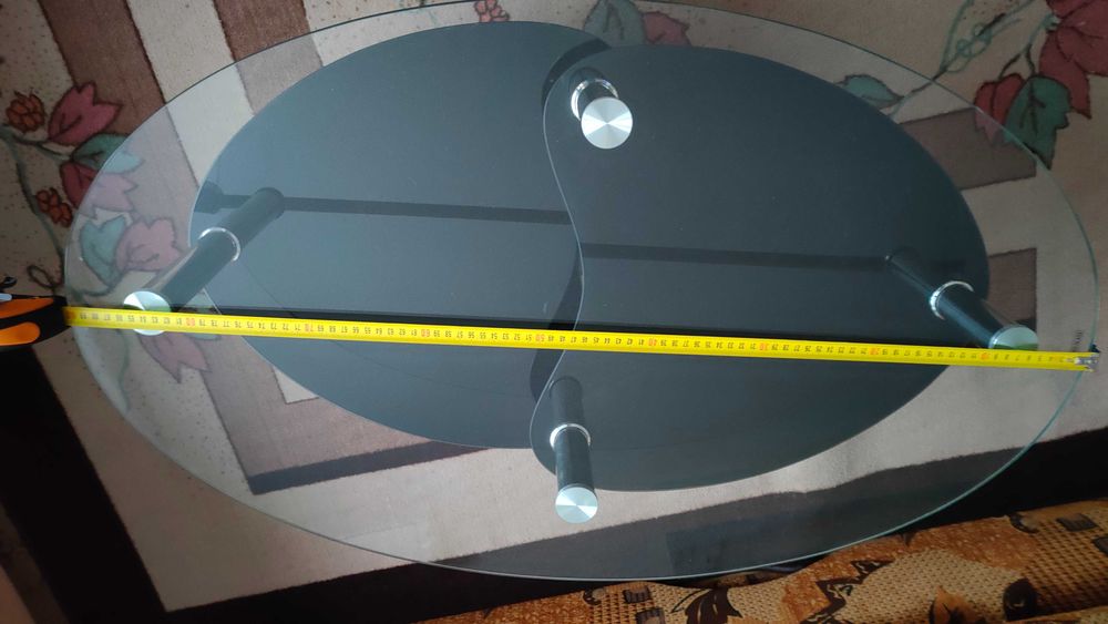 холна стъклена маса