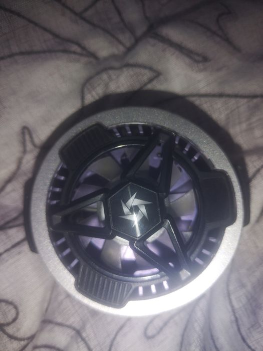 SL05 охлаждает телефон