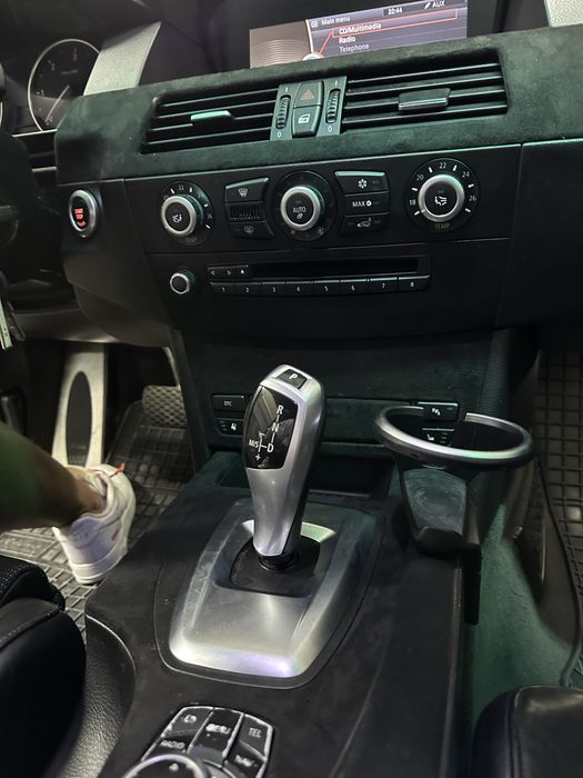 Trimuri alcantara/cotiera alcantara/Retapitare alcantara plafon