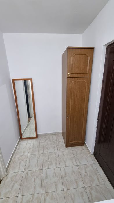 Închiriez garsonieră Luminisului  bloc 3